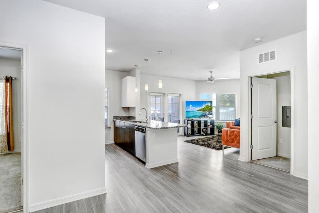 2-Bedroom Eccentric Oasis Тампа Экстерьер фото